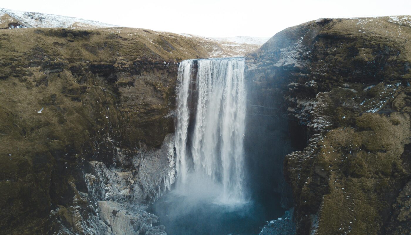 https://www.pexels.com/photo/skogafoss-waterfall-in-iceland-18254872/