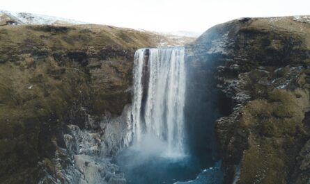 https://www.pexels.com/photo/skogafoss-waterfall-in-iceland-18254872/