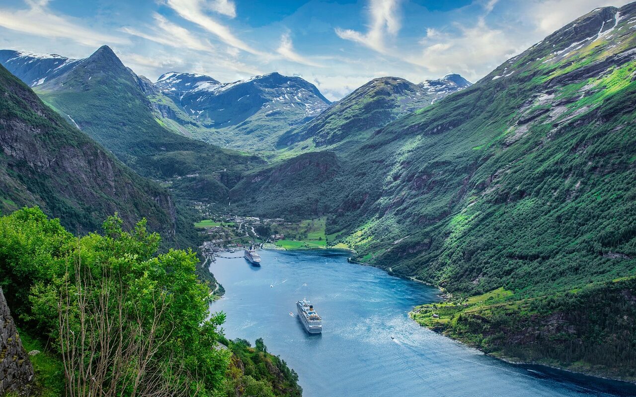 https://pixabay.com/photos/ships-sea-mountains-fjord-inlet-6073537/
