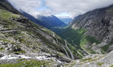 https://pixabay.com/photos/norway-trollstigen-road-trolls-5223754/