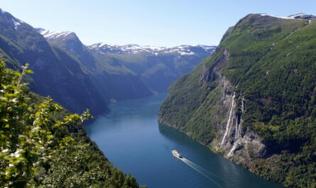 https://www.pexels.com/photo/geirangerfjord-wasserfall-27429652/