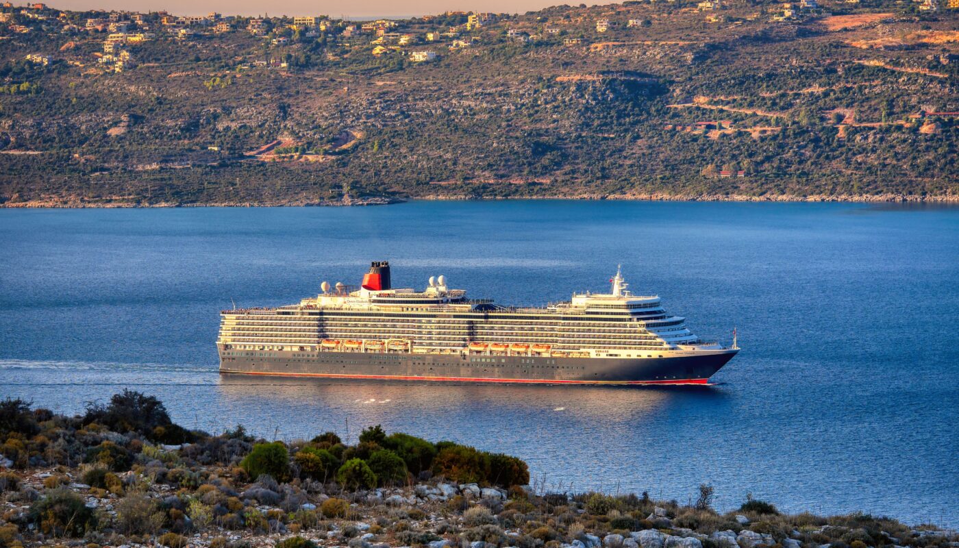 https://pixabay.com/photos/crete-greece-cruise-ship-7558324/
