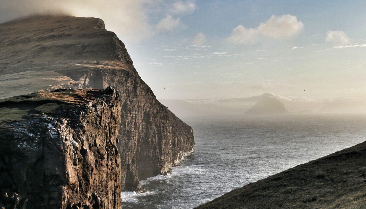 https://pixabay.com/photos/island-landscape-faroe-islands-4632323/