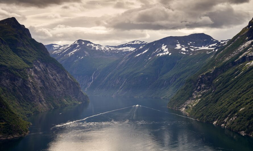 How to Capture Scale in Fjord Landscapes