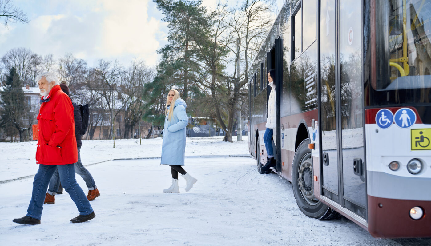 https://www.magnific.com/free-photo/side-view-elderly-man-red-jacket-blonde-woman-blue-wear-leaving-stopping-bus-winter_136230689.htm#fromView=search&page=1&position=1&uuid=430d0c02-50ac-4609-b1d8-9d8d38f495df&query=Car+vs+Public+Transport+in+Fjord+Regions%3A+What%E2%80%99s+Better%3F