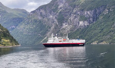 https://www.pexels.com/photo/cruise-ship-in-scenic-norwegian-fjords-34931862/