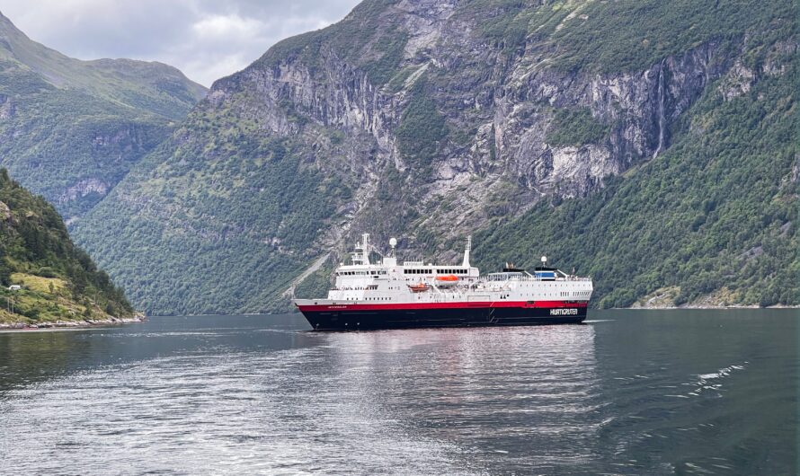 One-Day Fjord Boat Trips That Are Actually Worth It
