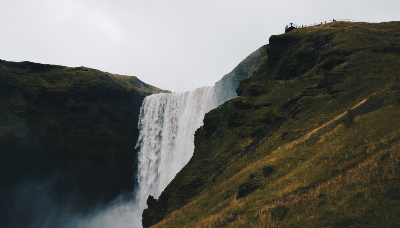 https://www.magnific.com/free-photo/beautiful-scenery-amazing-breathtaking-large-waterfalls-wild_7810613.htm#fromView=search&page=2&position=11&uuid=13fc2354-dc2a-4686-aaaf-8dc8e8aa7921&track=ais_hybrid&query=Why+Fjords+Have+So+Many+Waterfalls